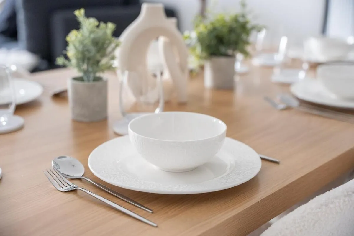 Elegant 2-Bedroom With Modern Kitchenette In Jvc Dubai 0*,