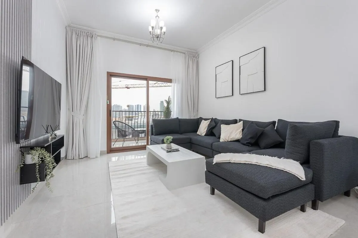 Apartment Elegant 2-Bedroom With Modern Kitchenette In Jvc Dubai